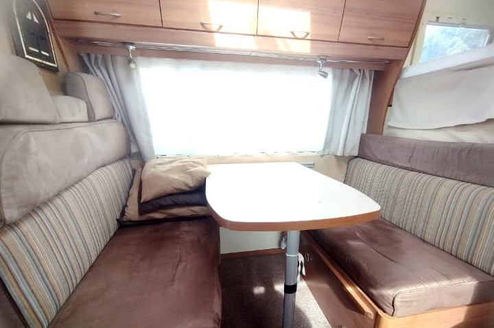 Autocaravana vista lateral